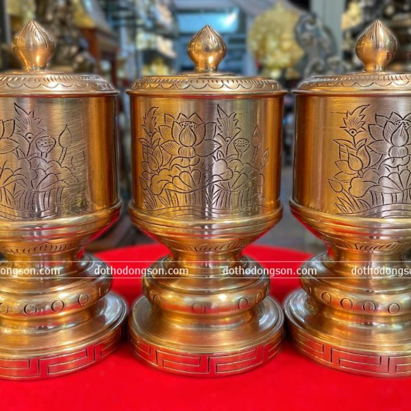 Đài thờ bằng đồng