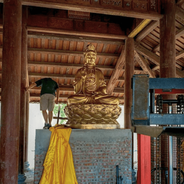 Tượng Quan Âm Bồ Tát