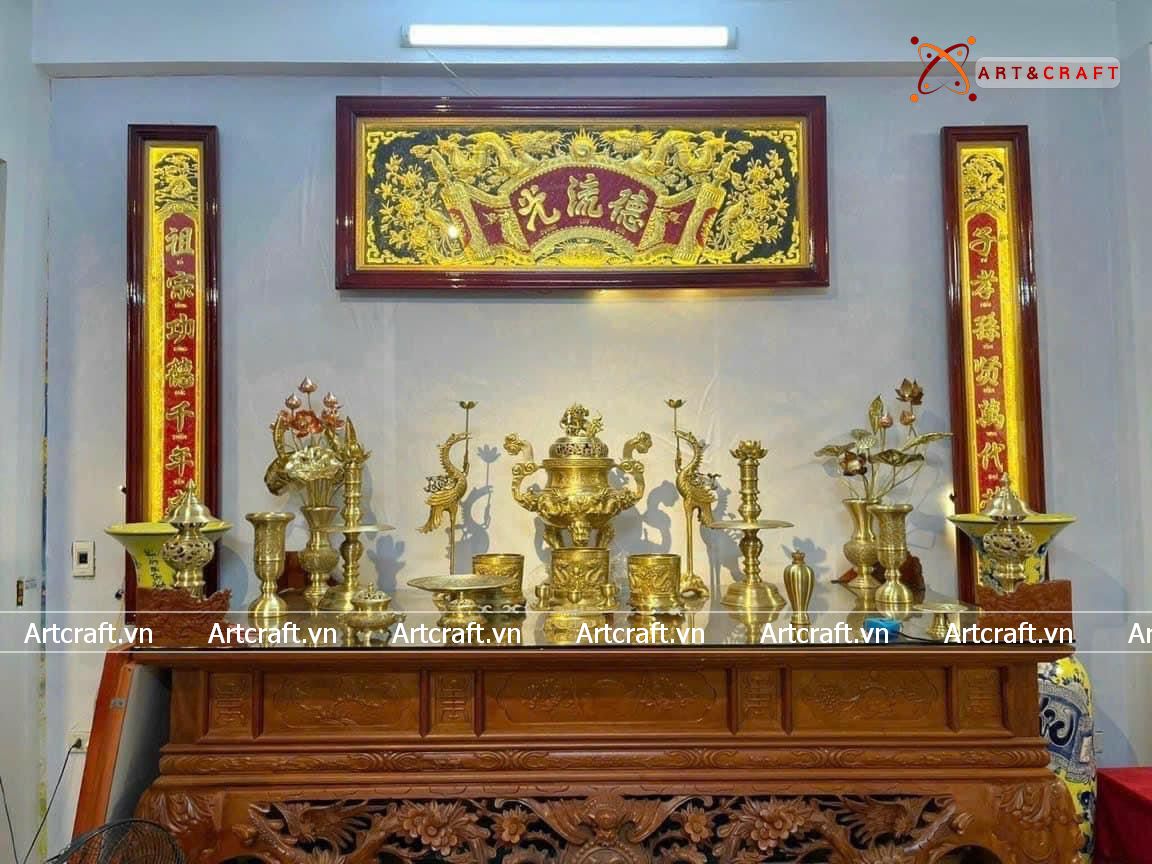 Ý nghĩa tâm linh của Hoành Phi Câu Đối Bằng Đồng trong thờ cúng tổ tiên